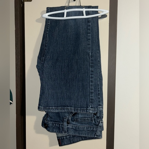 Guess Slim Boot Jean - Picture 2 of 4